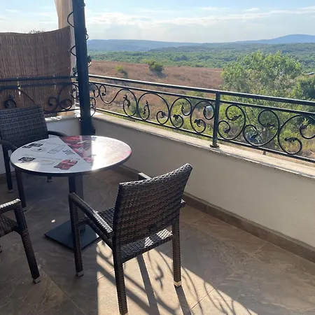 Апартамент велека бийч