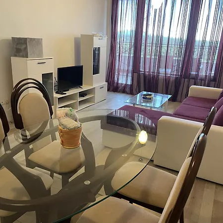 велека бийч Apartman *